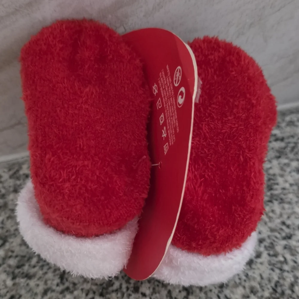 NWT Nike Logo Baby Newborn Booties Holiday Winter Santa Christmas Red White